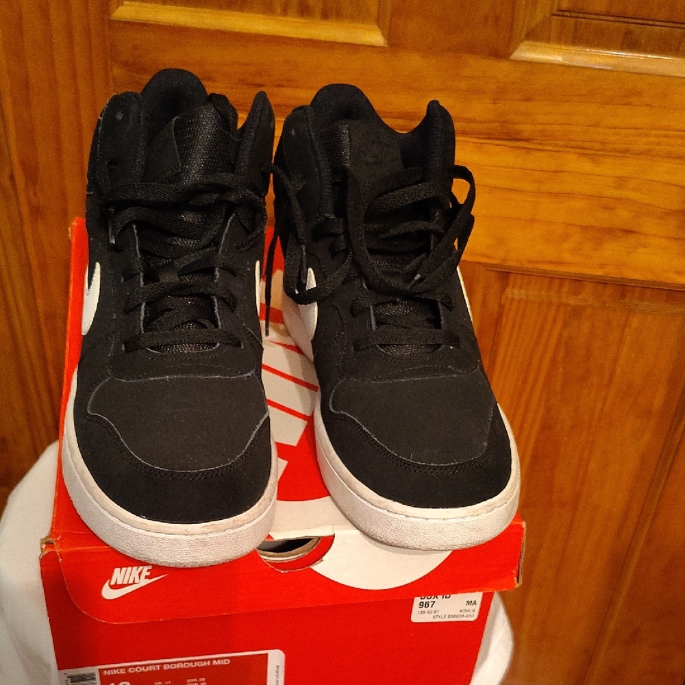 Nike Court Borough Mid Black w/White Soles